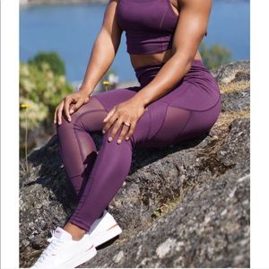 New Seaav Plum High-Rise Mesh Legging with Pockets